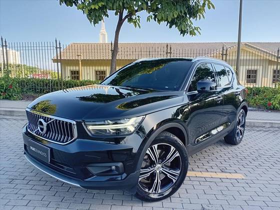 VOLVO XC40 1.5 T5 RECHARGE MOMENTUM GEARTRONIC